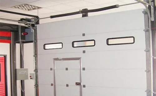 玛纳斯工业提升门的安装方法