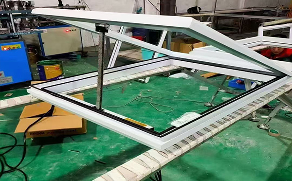 某地下车库出入口玛纳斯排烟窗配置工程